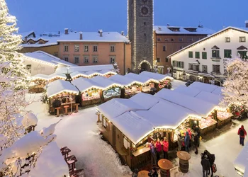 Glockenweihnacht in Sterzing mit Brenner Outlet Center